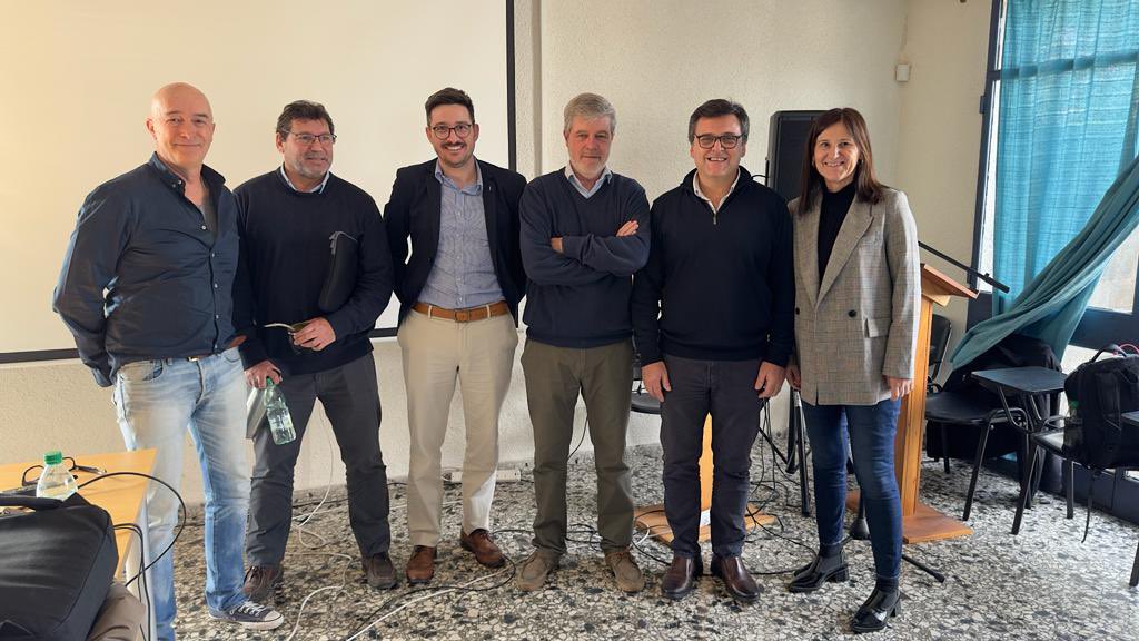 Javier_Prego's tweet photo. Hoy estuvimos en Melo-Cerro Largo con temas de emergencias pediátricas y traslado neonatal @slepelatam @sup @fmedoficial @fmed_divulga @ASSEcomunica @DelAlmaZen @ignacioascione https://t.co/vEvGYyEln3