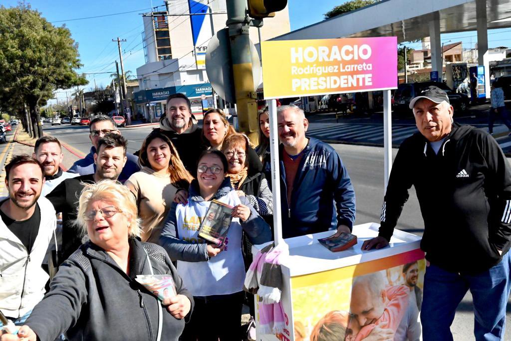 ramonjmestre's tweet photo. La Argentina que viene es la del empleo, la de los emprendedores, la de las oportunidades, la de las certezas y los valores. #ElCambioDeNuestrasVidas es con @horaciorlarreta y @GerardoMorales. https://t.co/DA9DFBAvdX