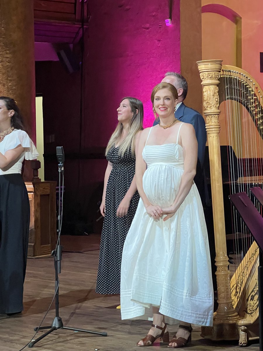 Thomas_dAquino's tweet photo. Last evening at #ChamberfestOttawa it was a pleasure to welcome home internationally acclaimed  soprano #WallisGiunta - saluted warmly in the arts chapter of my recent book #PrivatePowerPublicPurpose https://t.co/OzIbzC3Rig