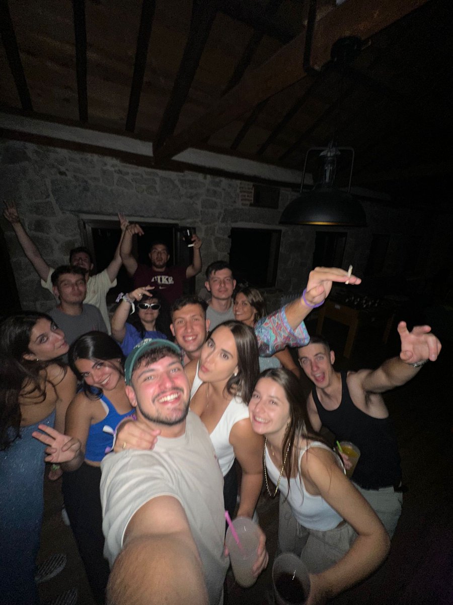 martsgap's tweet photo. juanma's house 🫂🫂🫂🫂 https://t.co/onDZJGHDvp