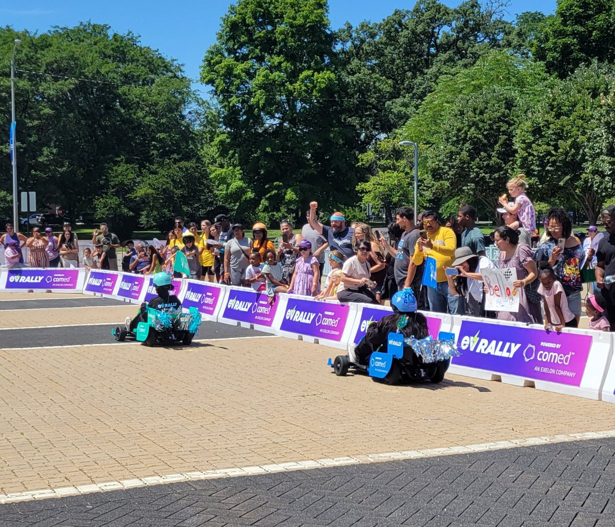ZambranoABC7's tweet photo. Let the race begin! @ComEd ev RALLY!  @ABC7Chicago https://t.co/HPNpGW0Ed3