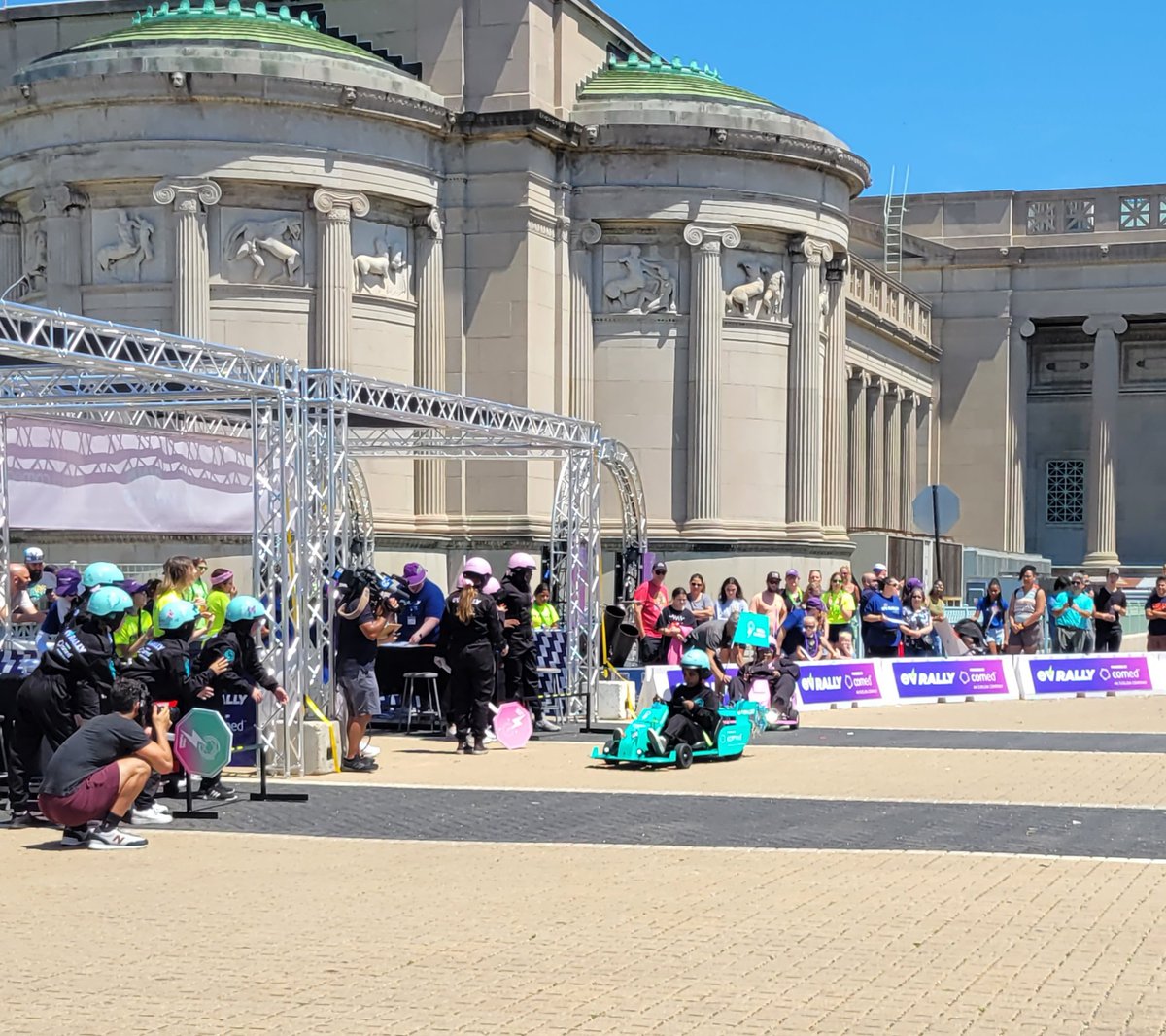 ZambranoABC7's tweet photo. Let the race begin! @ComEd ev RALLY!  @ABC7Chicago https://t.co/HPNpGW0Ed3