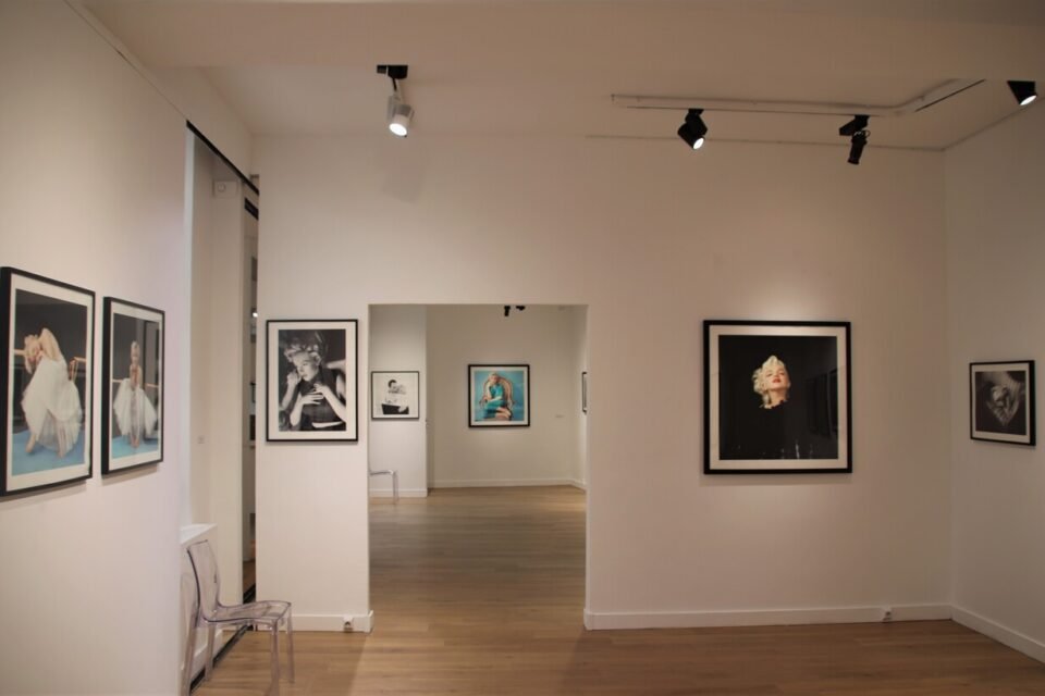 XY194's tweet image. L'#ExpérienceMonroe continue à la @galerie_joseph❗
Comme @Math_Msg, découvrez une oeuvre #transmédia par @BenoitNguyenTat et @Sphyras_:  l'autobiographie de #MarilynMonroe en #VR et en #BD, avec des clichés inédits.
👉@yojg @TheArchivesLLC @Robert_Laffont
actu.fr/ile-de-france/…