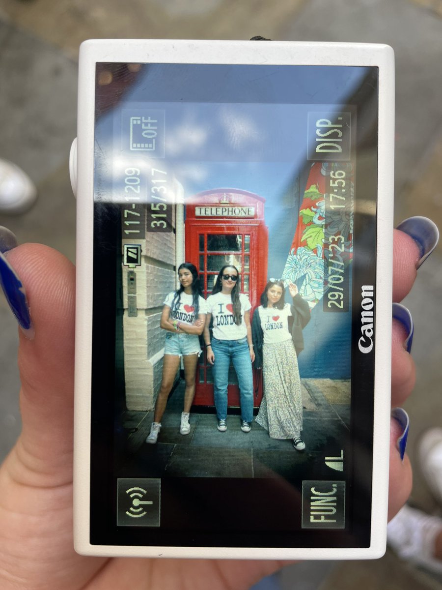 anebaran's tweet photo. london dump🇬🇧 https://t.co/uMnwhfUoLx
