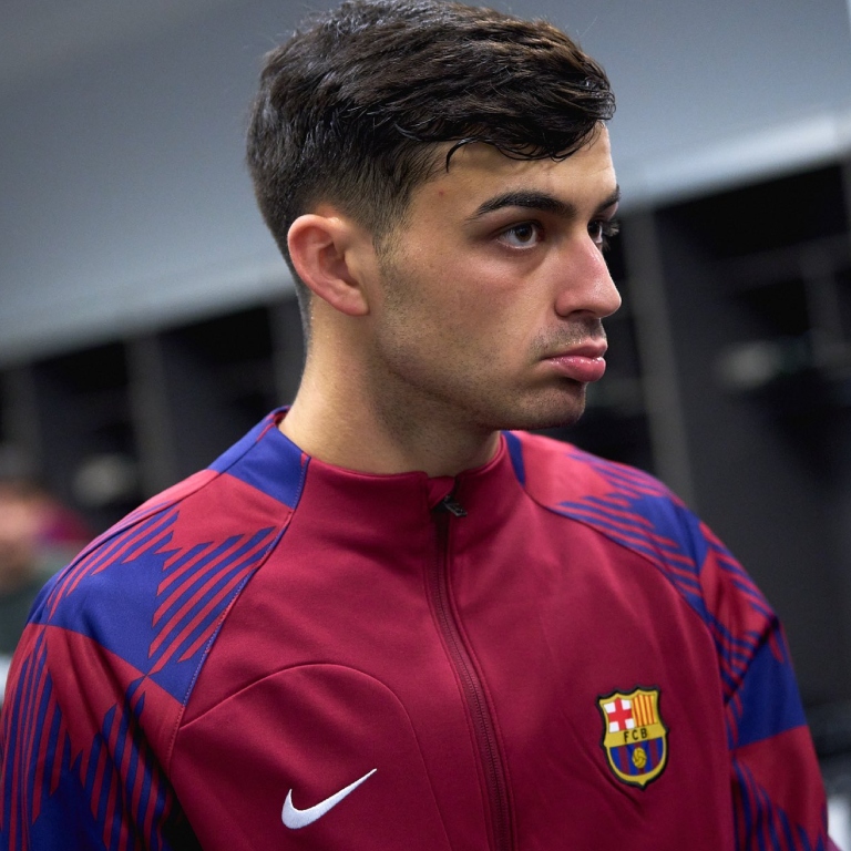 InvictosSomos's tweet photo. ¿Pedri? No. DON PEDRO.

LO QUE JUEGA EL 8 DEL FC BARCELONA.