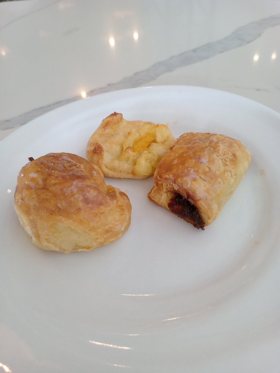 Martalidiagt's tweet photo. Lo mejor de #LeCafe definitivamente es todo su menú y, lo más lindo de todo, te sirven desayunos todo el día. Bendición total 😊 https://t.co/Lp9pRNnk2A