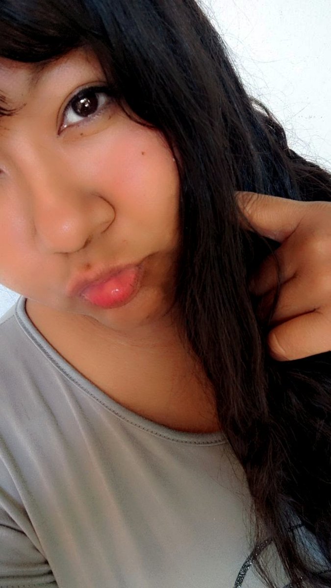 Brendha_211's tweet photo. Sábado de flojera!.
#mostrandomecomosoy pero así me quieren 🥲💞 toda feita. 🥰 https://t.co/qnYqlnvFHA