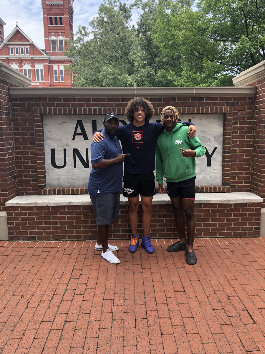 Buford Boys hanging out at Big Cat weekend! This place is amazing! @AuburnFootball @KhalilBolden2 @Jadon_Perlotte5 @TrackBuford @BufordGAPrspcts #Elite