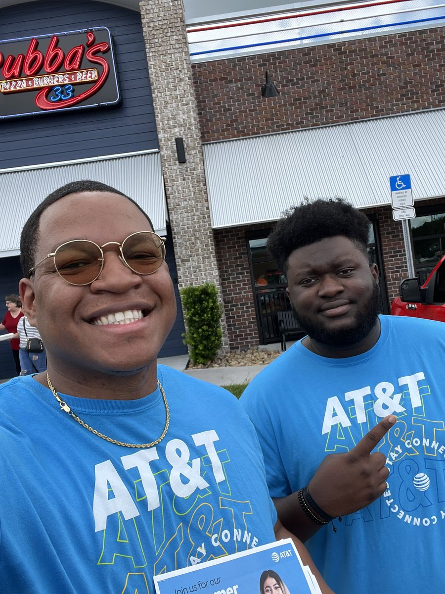 DavidWhiteGlobe's tweet photo. Rain or shine. We got our prospecting boots on today! @ATT @Belleau_Denzel1 @anthonydomonick @NicoleKHinojosa @shawni777 #att #lifeatatt @One_FLA https://t.co/p9MLClncQo