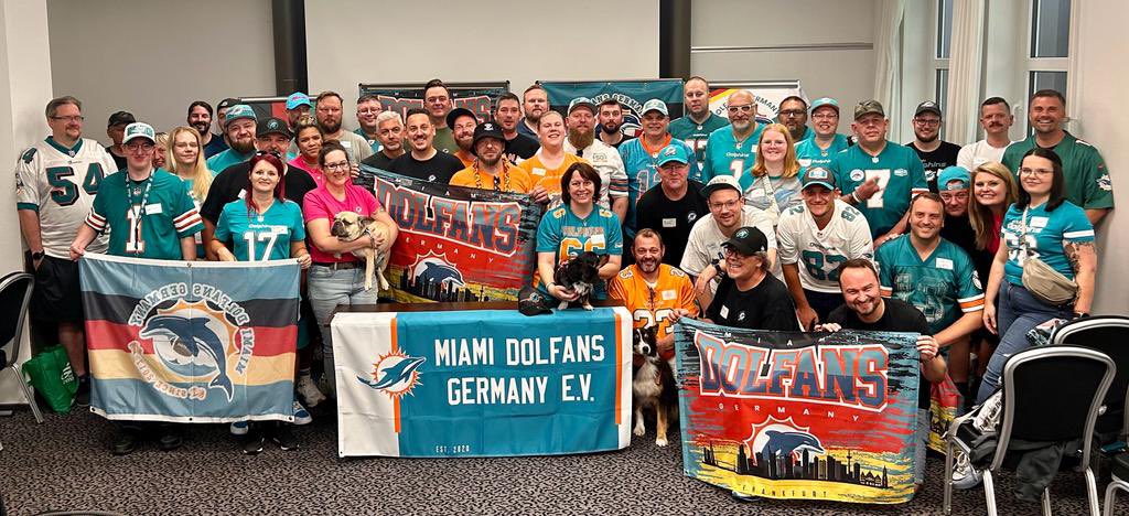 MiamiDolFansDE's tweet photo. Kassel —> Dolfans Takeover! 🐬🧡 https://t.co/fBj5AcEpgl