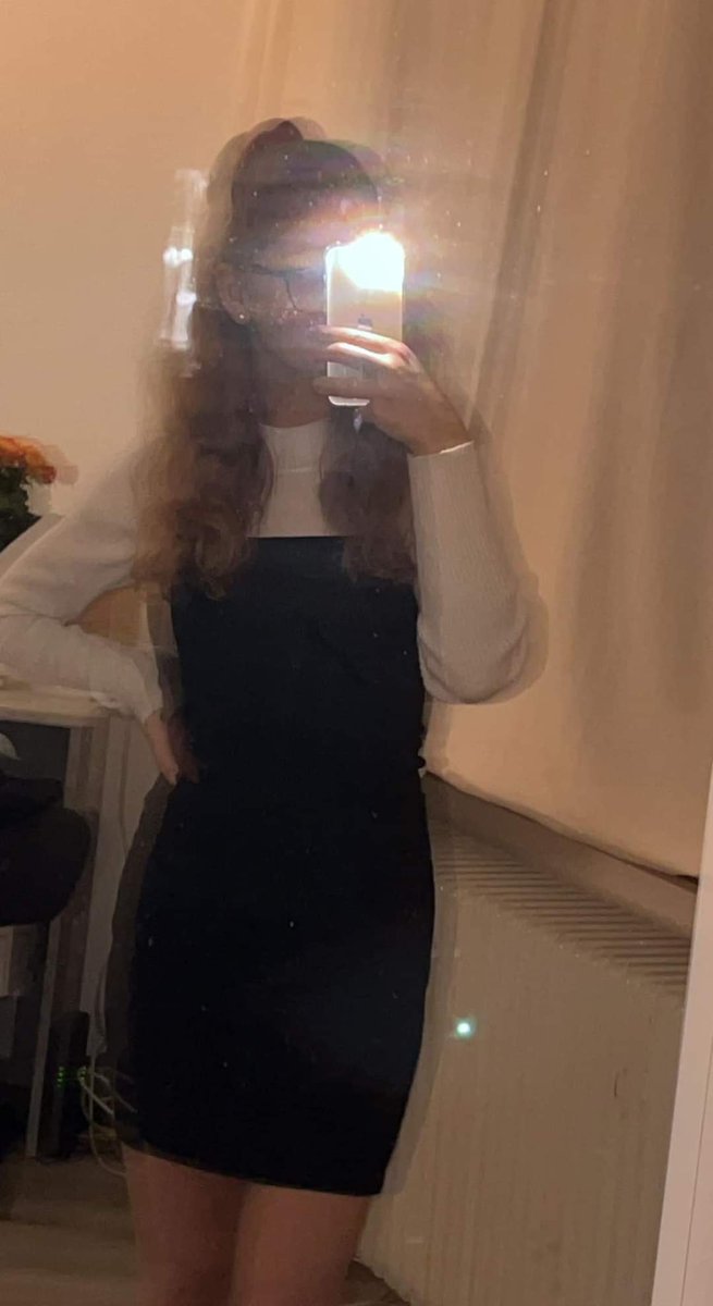 S2222Shania's tweet photo. Hallo #findom während ich auf Dow Piste mit meinen Leuten gehe, wirst du schön brav mir amazon Gutscheine schicken du loser🤑#findomgoddess #money #cash #geldherrin #dom #sub #moneyslave #moneycontrol #beta #bdsm #betaloser #bezahlschwein #brainfick #domina #fetisch #findomnails https://t.co/LoAG2ovOpL