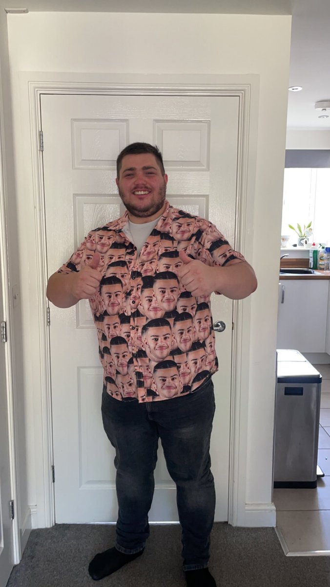 downatbellevue's tweet photo. Been sent on a shit shirt stag do. Reppin @Murphylewis02 https://t.co/Bo3LZ5IO3u