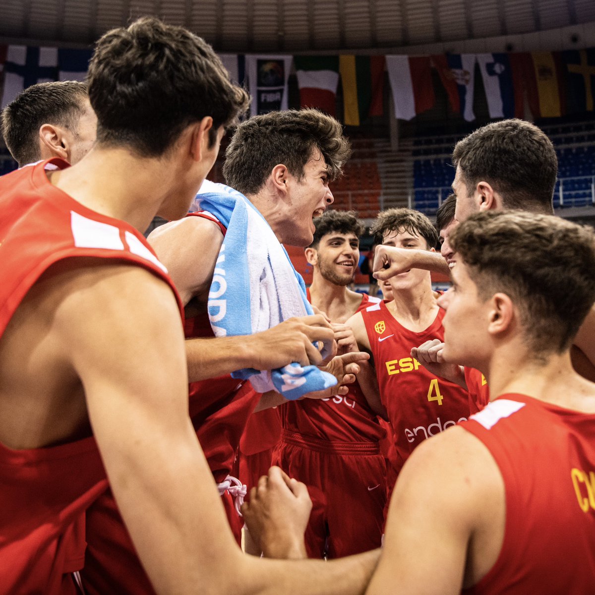 NextGenHoops's tweet photo. 🇪🇸 The reigning champs are going to the #FIBAU18Europe Finals! 🙌 https://t.co/DMUoedZdiI