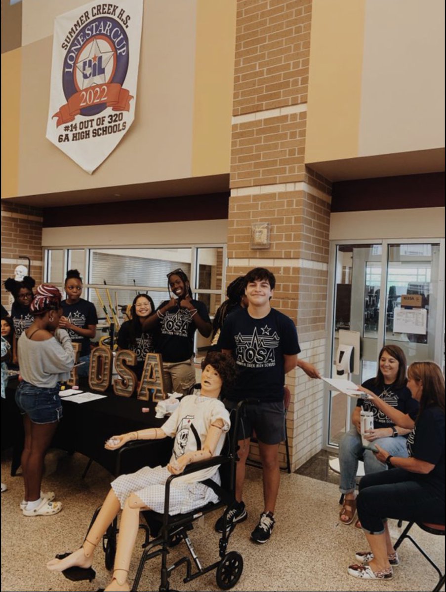 MrsG_2209's tweet photo. Thank you to all the HOSA officers that work so hard during freshman orientation. We are looking forward to a fantastic year!!  @HOSAsummercreek @SCHSMedTerm @SCHSHealthSci @HumbleISD_SCHS https://t.co/aZdAk4pZ0J