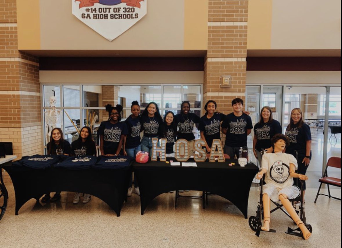 MrsG_2209's tweet photo. Thank you to all the HOSA officers that work so hard during freshman orientation. We are looking forward to a fantastic year!!  @HOSAsummercreek @SCHSMedTerm @SCHSHealthSci @HumbleISD_SCHS https://t.co/aZdAk4pZ0J