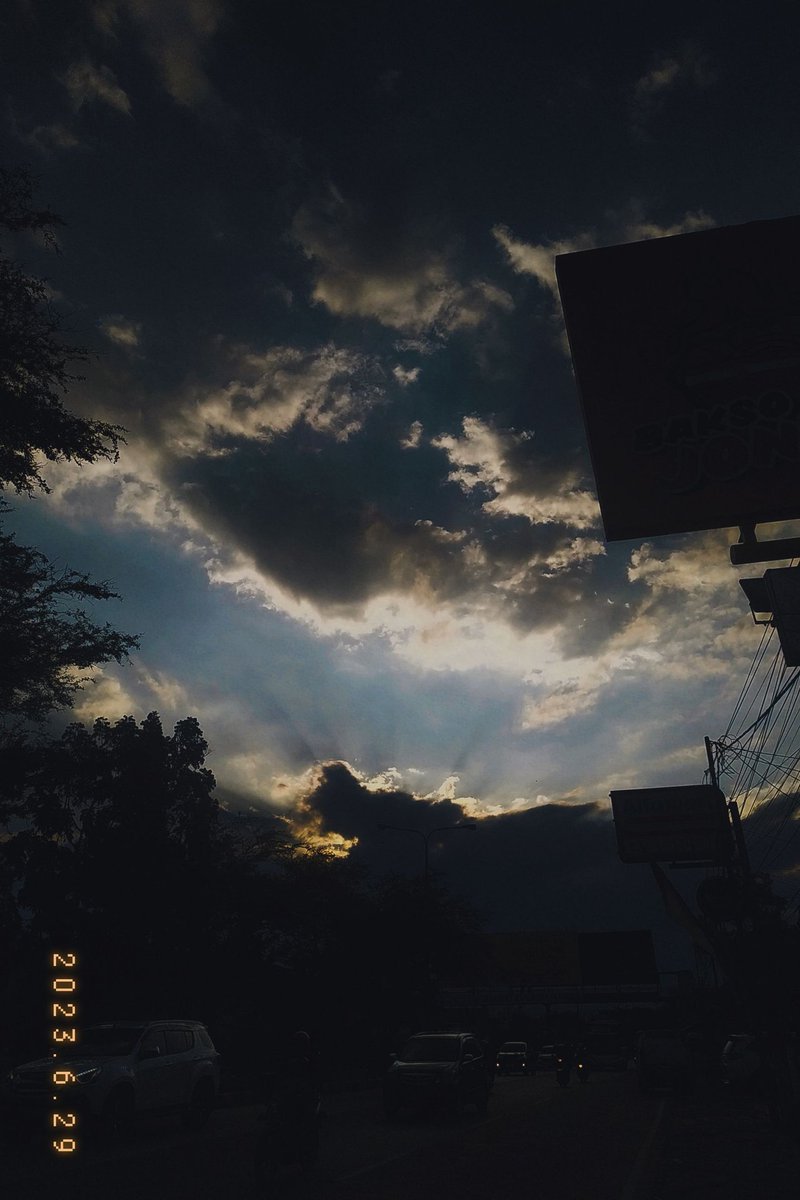 0rangkuning tweet picture
