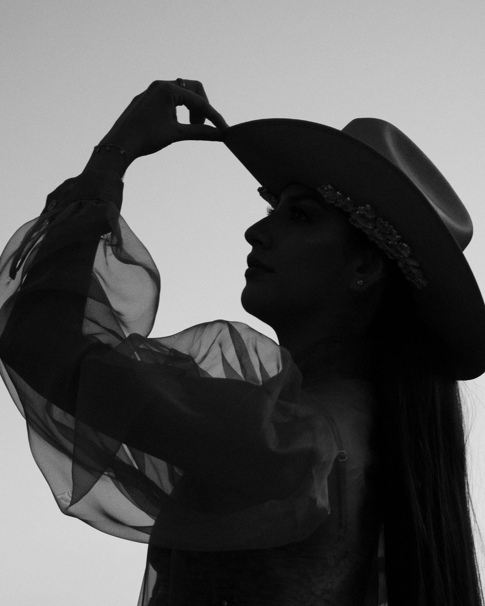 Dianaresendizmx's tweet image. 1 año de #intentos 🩷 estoy muy agradecida por todo el apoyo que le han dado a esta canción y por todo lo que me ha dado, gracias por seguir conmigo en este sueño