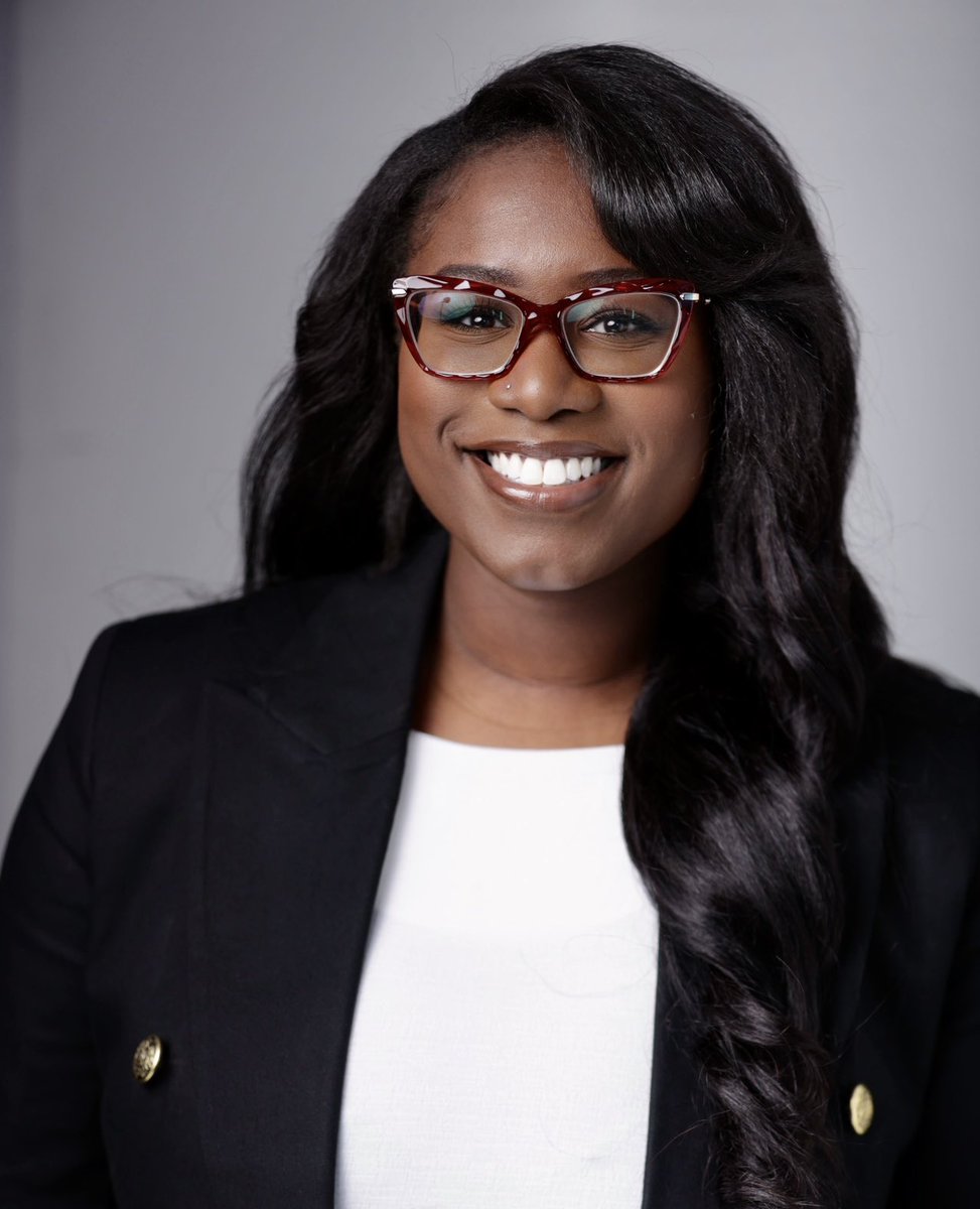 Hi #Medtwitter and #AnesTwitter! 👋🏾 My name is Uyi and I’m a 4th year at <a href="/StGeorgesU/">St. George's University</a> applying Anesthesia this #MATCH2024.
I’m passionate about DEI, community service, patient advocacy as well as all things beauty, music and brunch! Very excited to connect with everyone!