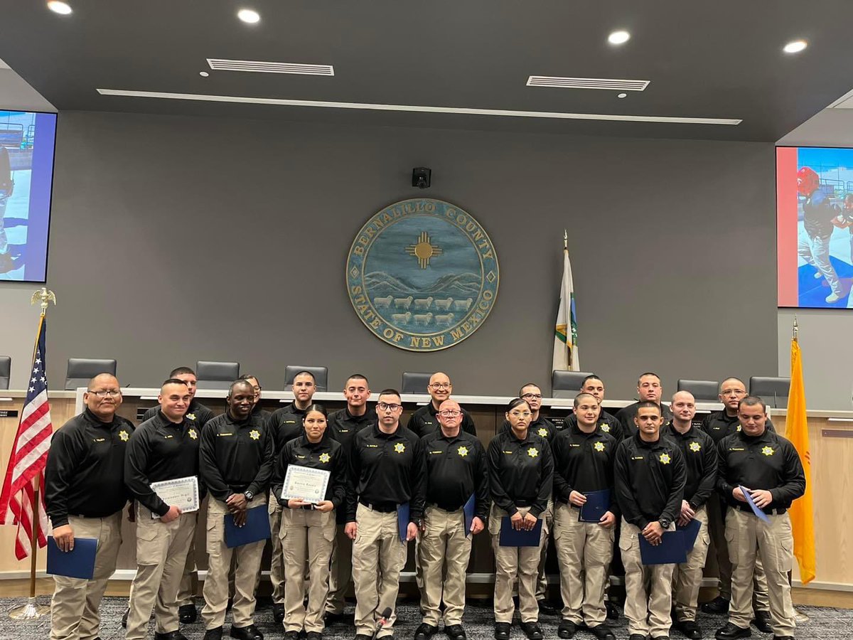 BernCounty's tweet photo. Exciting news! Congrats to the 20 cadets and 12 lateral officers from the 243rd MDC cadet academy who graduated and will join the MDC family this weekend.
Wishing you all a successful start to your new assignments! #MDC #CadetGraduation #LawEnforcement https://t.co/YFeZg4QG2F