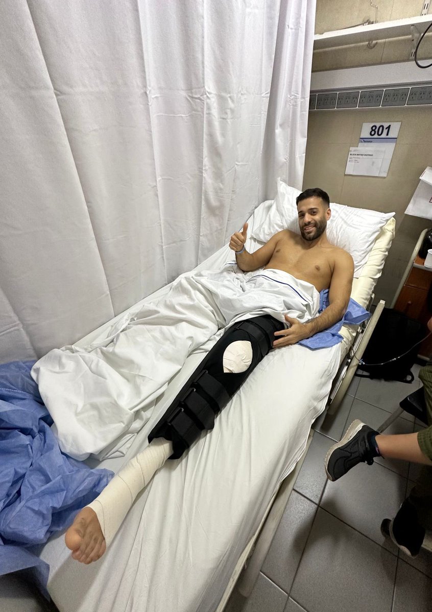 CASLAFutsal's tweet photo. ¡Todos con vos, Tato! 👍🏻

Matías Block fue intervenido quirúrgicamente de manera exitosa de la ruptura del ligamento cruzado anterior de la rodilla izquierda.

¡A meterle con todo a la recuperación, que todo #SanLorenzo te espera en el 40x20! 💙❤️ https://t.co/WKqAwsvMUm