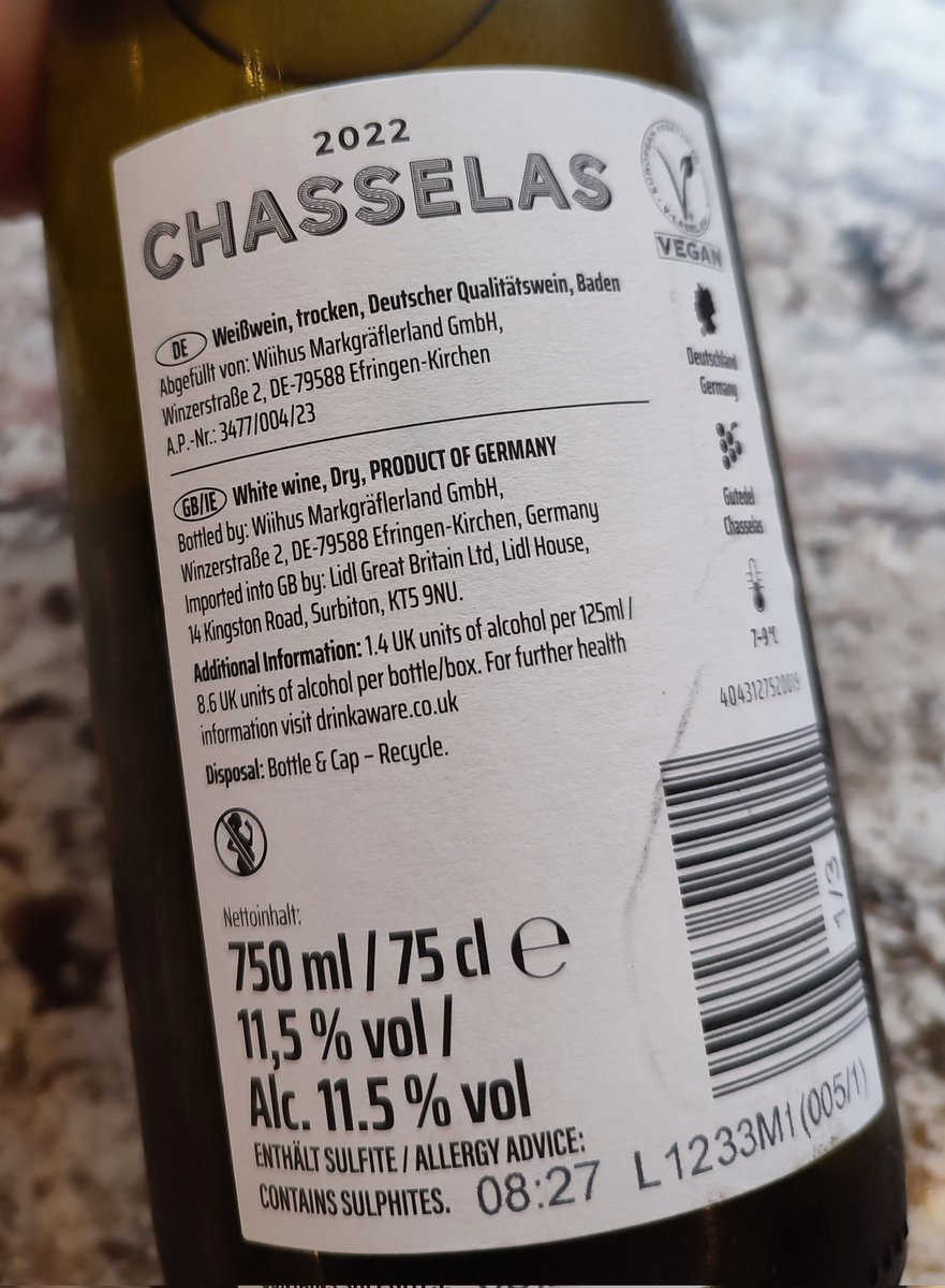 This evening's wine with our dinner a Chasselas from @LidlGB and their French selection, a good offering but I am confused. A wine usually from Switzerland A French label but made in Germany (Baden) and called Gutedel there. How to confuse the punters! Can anyone explain?