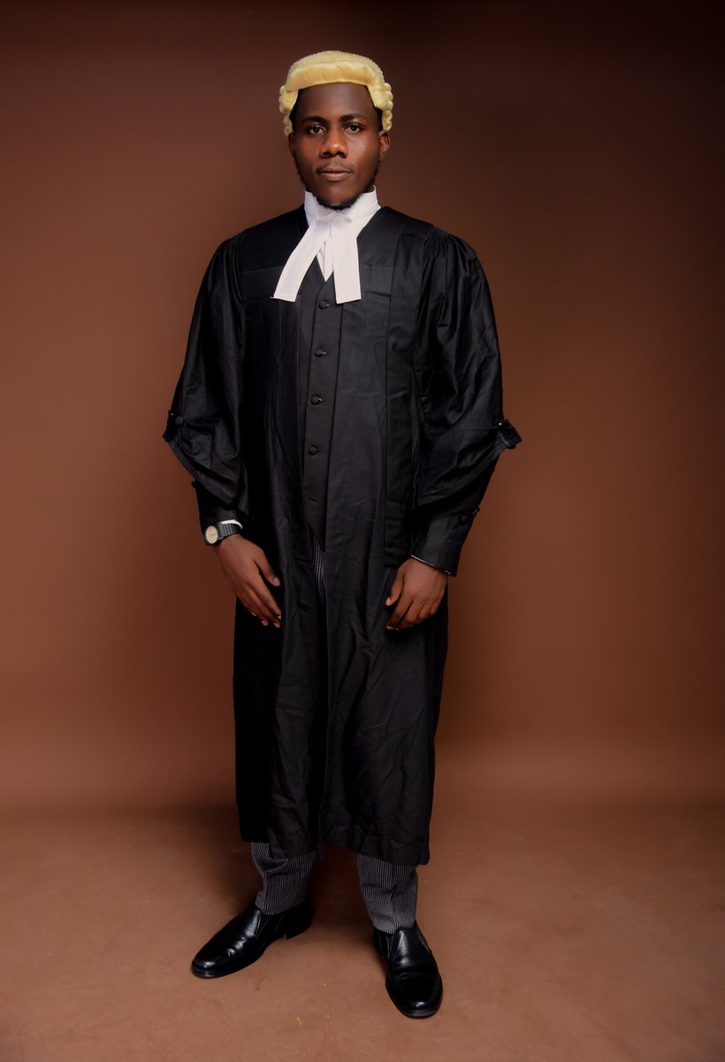 Happy Barniversary to me. I can still remember the joy on the face of my lovely mother on the day. 
#LegalÀjànàkú
#DexterousAdvocate
#AyerayeGBAgbogboogo 🔥🔥🔥🔔🔔🔔
