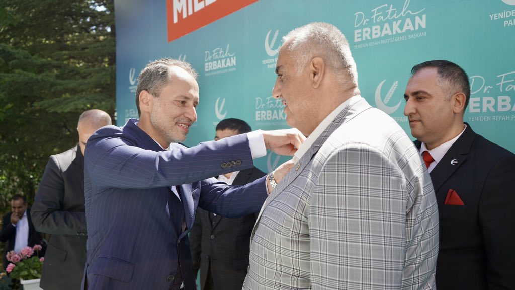 erbakanfatih's tweet photo. Bitlis Güroymak’a bağlı Gölbaşı beldesi belediye başkanı Mehmet Avunç Yeniden Refah Partimiz’e katıldı. Hayırlı olsun. https://t.co/ETHjAWkQFg