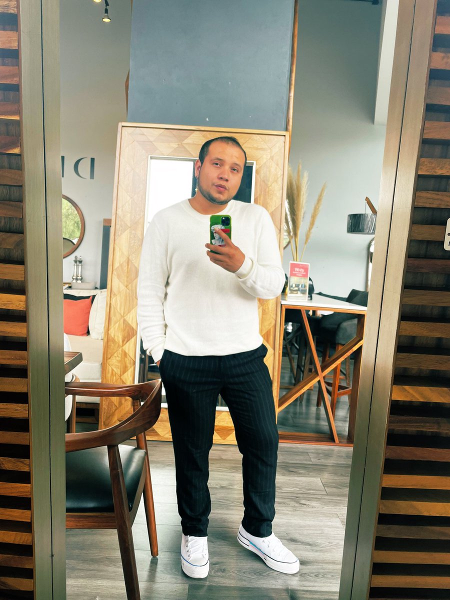 Ayer tuve mi evento canónico, creo que los límites son importantes y hay veces duelen, pero son necesarios. Sé que el Adrián del futuro me lo agradecerá 🙂