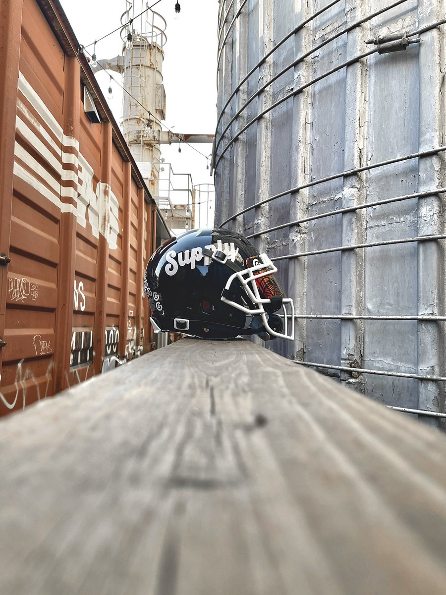 CockyLids's tweet photo. Cooked up another helmet for the great dudes over at @gcsupplycompany . If you’re a gamecock, a Supply hat or shirt is a must-have. Give ‘em a follow to keep up with all of their new releases! #roosterSzn #talktomerooster #ForeverGC #gcsupplyco #gamecockfb #gamecocknation https://t.co/U1hm9iWUZg