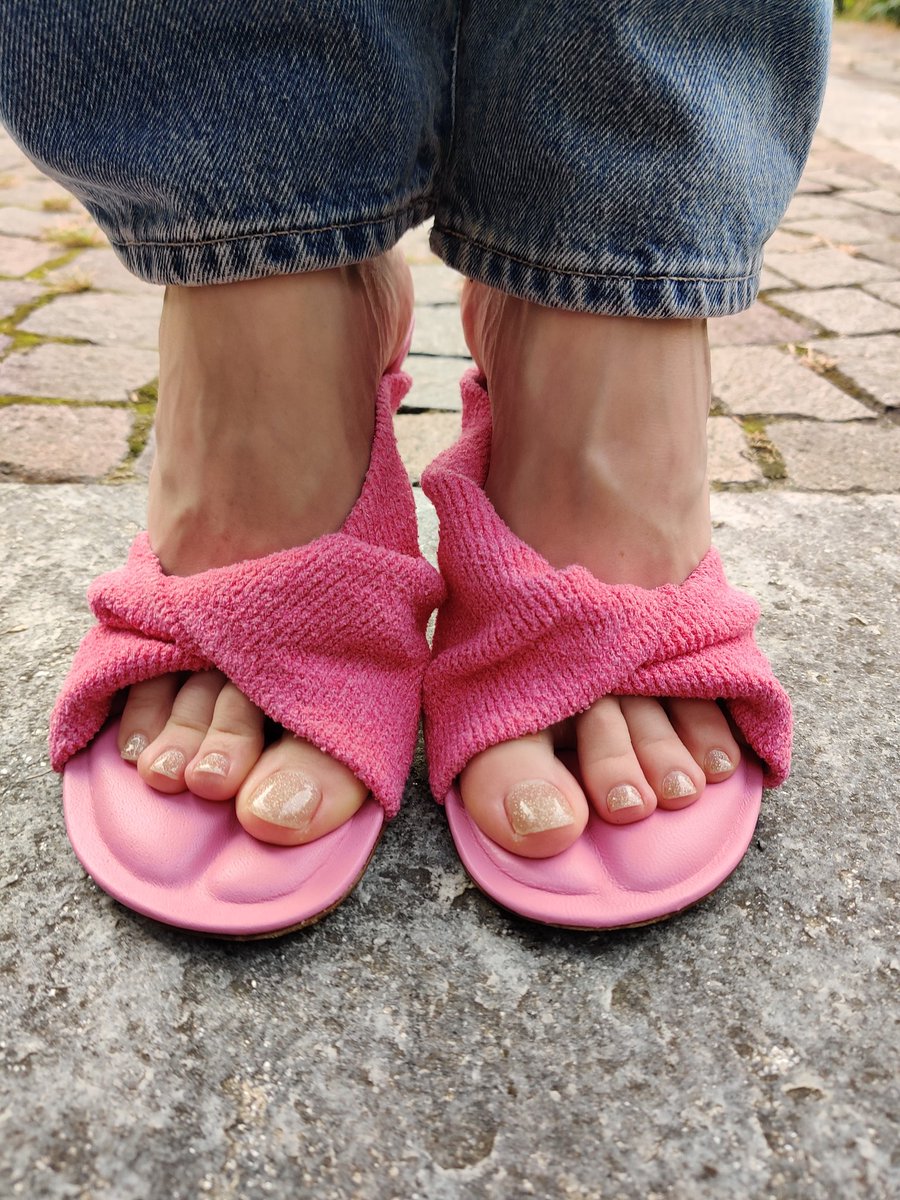 VickyFeet98's tweet photo. Barbie Girl 🩷
#feet #feetfinder #feetfethish #feet_lover #feetcontent #feetpicsforsales #feetpic #feetseller #only4feet #BARBIE https://t.co/UyVvaBnGkZ