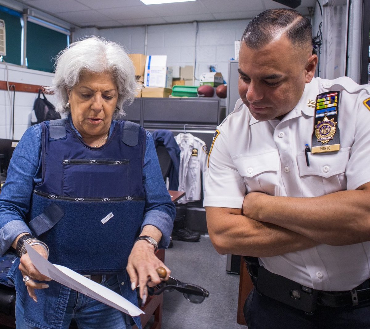 If you're a <a href="/NYCCouncil/">New York City Council</a> member and you get caught by reporters with a felony crime in your driveway, don't worry.

The <a href="/NYPDnews/">NYPD NEWS</a> will help you out right away with some cosplay to rehabilitate your "law &amp; order" image.

#Propaganda 
#CultureOfCorruption

x.com/VickieforNYC/s…