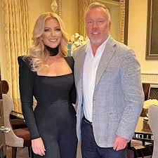 There is one couple who need their bank accounts closing and everything in them taken, then they need to be in court give evidence against all their friends who robbed as well. RT if Michelle Mone, her husband and everyone involved in the £14.9bn VIP Lane PPE fraud need getting.