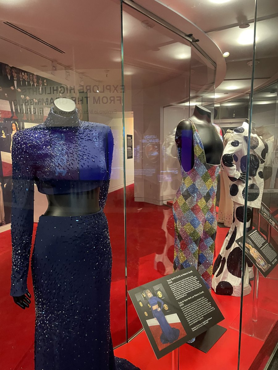 hrryfuture's tweet photo. THEY NEVER GO OUT OF STYLE https://t.co/riVYBIiyFL