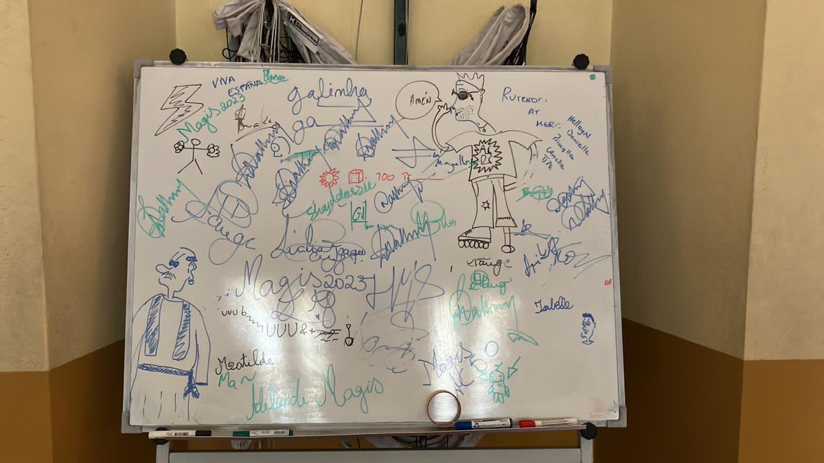 lassie034's tweet photo. It’s been 5 days, this board was empty when we came in. I can’t say l particularly saw anyone scribble on it but l have a feeling everyone has their handwriting on there. Beautiful ain’t it? https://t.co/hyq5Fdadxh