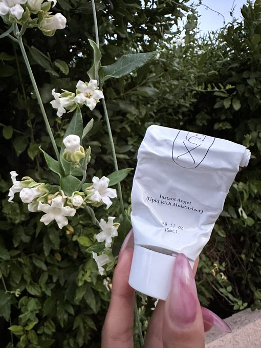 dieux is really That Girl https://t.co/jsUPSzuZTn