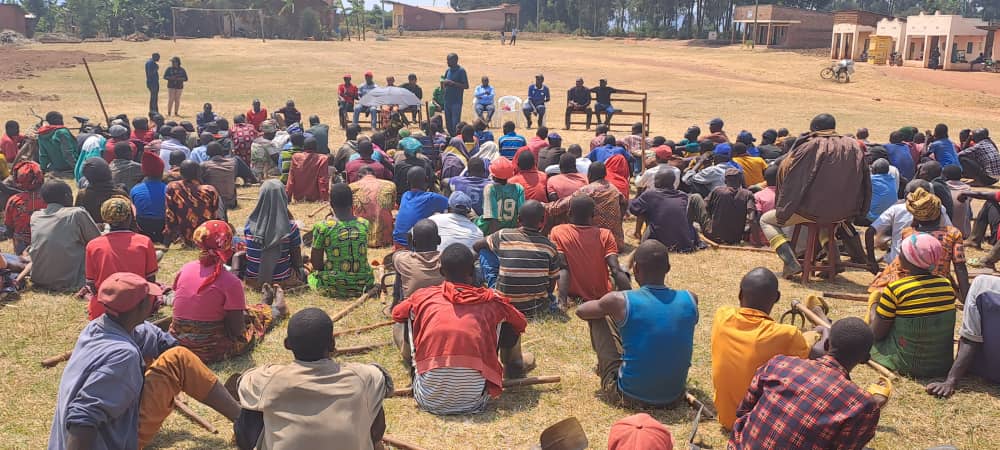 Mutete Sector
Kuri uyu wa gatandatu tariki ya 29/07/2023;

 Ubuyobozi bw'Umurenge  twifatanije n'abaturage mu  Kagari ka Musenyi mu muganda rusange w'uyu munsi mu gikorwa cyo gutunganya ikibuga cy'umupira w'amaguru cya Musenyi(ku ishusho) <a href="/GicumbiDistrict/">Gicumbi District</a>