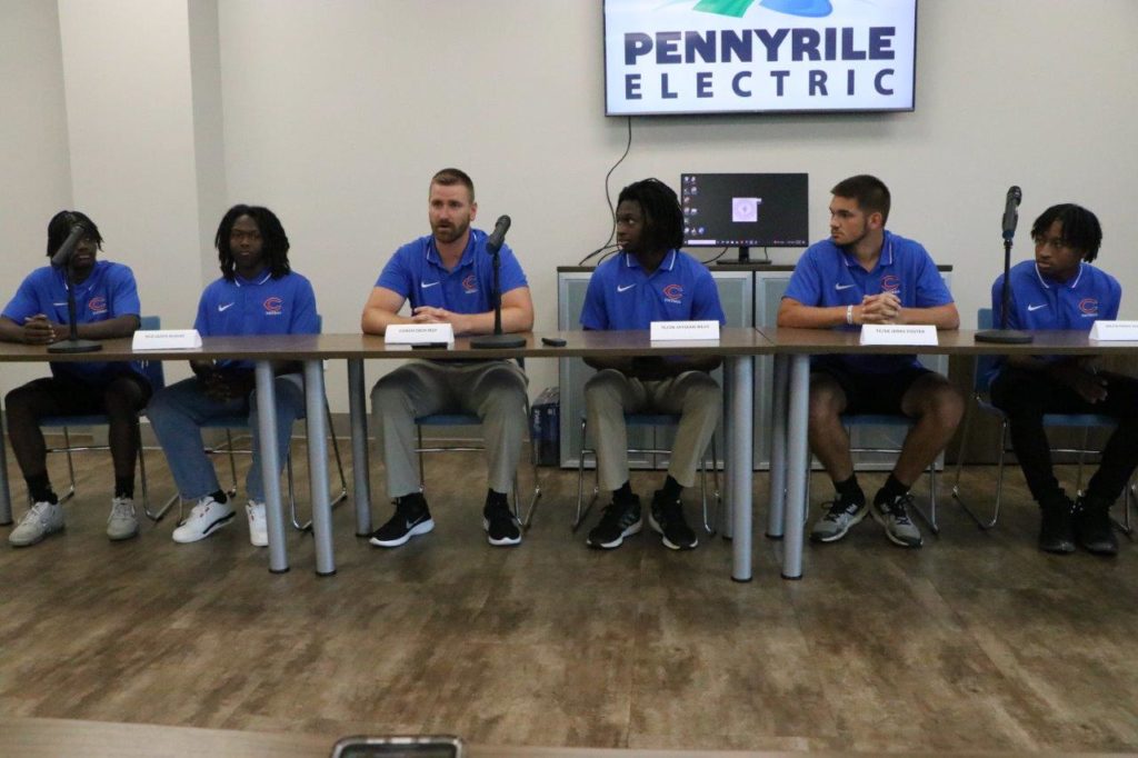 YourSportsEdge1's tweet photo. PHOTOS – Football Media Day 2023 https://t.co/3W8R1vtdzK https://t.co/tp2JQasbLz