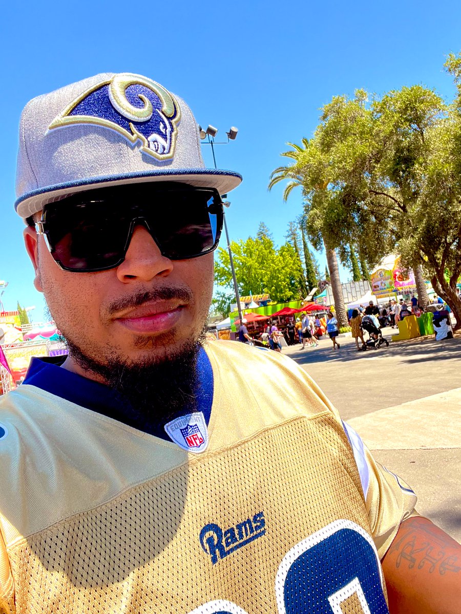 NolanStewart11's tweet photo. Jersey game deep! #RamsHouse #CaliforniaStateFair #StevenJackson https://t.co/hkl8FBbsfz