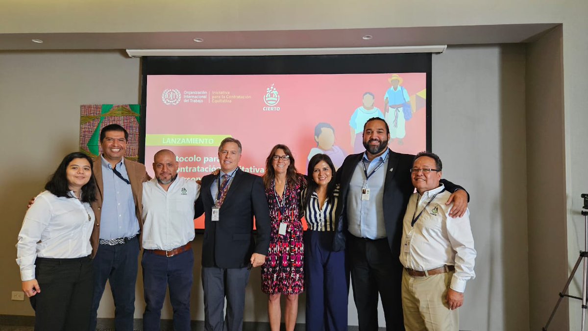 ProyectoPeriplo's tweet photo. En días pasados, @CIERTO2022, aliado de #PERIPLO, presentó el "Protocolo para la contratación equitativa de personas trabajadoras migrantes pertenecientes a pueblos indígenas", publicado de la mano de la @OITMexico. https://t.co/KwT8kovVzH