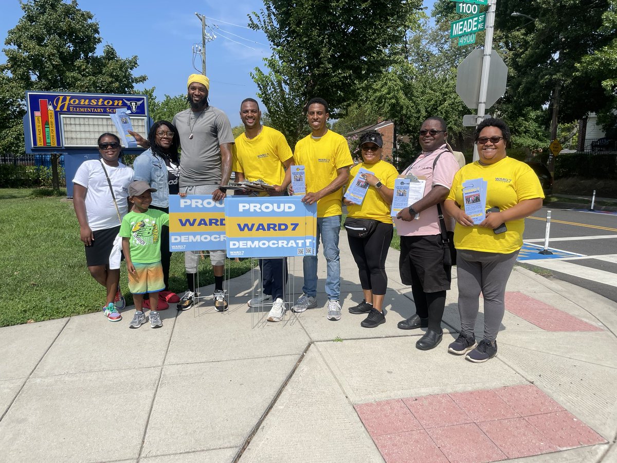 Great turnout today canvassing Ward 7 Precincts 93 &amp; 94. Join the movement @ward7democrats 
#ward7demsontherun🏃🏾‍♂️🏃🏾‍♀️2.0