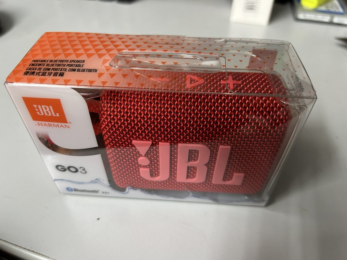 berndjungfer's tweet photo. Awesome products packed in plastic. Why???? @JBLaudio #reduceplasticwaste https://t.co/I0nnWgPlxC