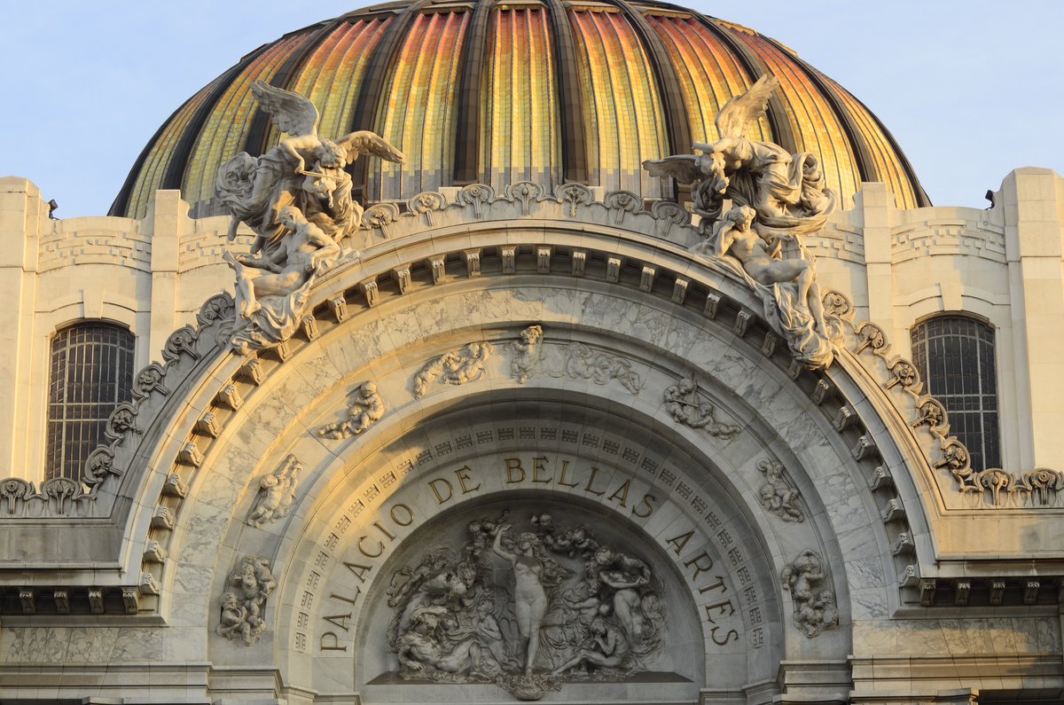 ¡Buen inicio de semana!

Prepara tu agenda con los eventos del #PalacioDeBellasArtes. 🤩✨

📅👉 bit.ly/CarteleraPBA