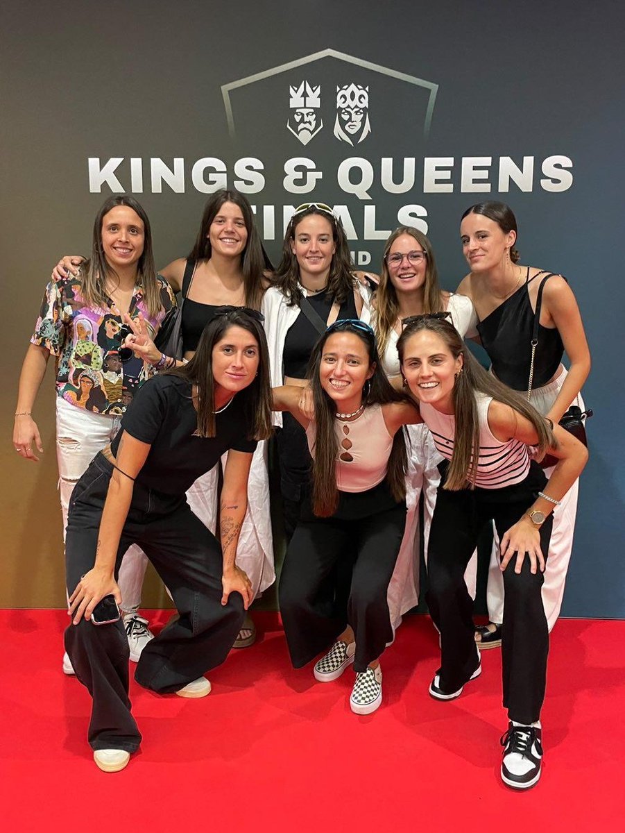 Disfrutando de una increíble jornada de Kings y Queens League ♥️

¡Todavía falta lo mejor! Vamos PPP 🐤