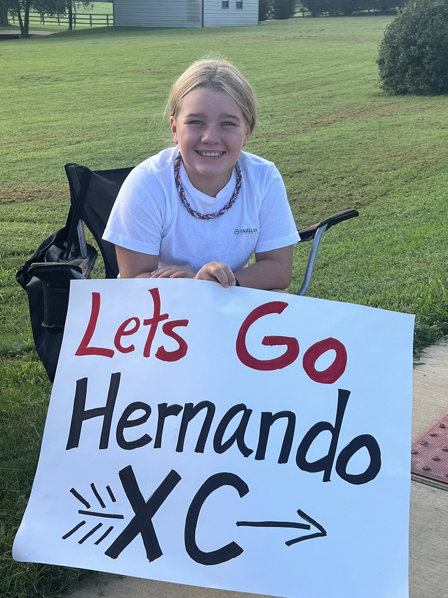 HernandoRunning's tweet photo. The Hernando Cross Country team has been building up for the end of summer long run. Runners ran anywhere from 6 miles (for the first year runners) to up to 10 miles for the experienced ones. They did a great job! #hardwork #hernandorunning https://t.co/IzH7ru81Rw