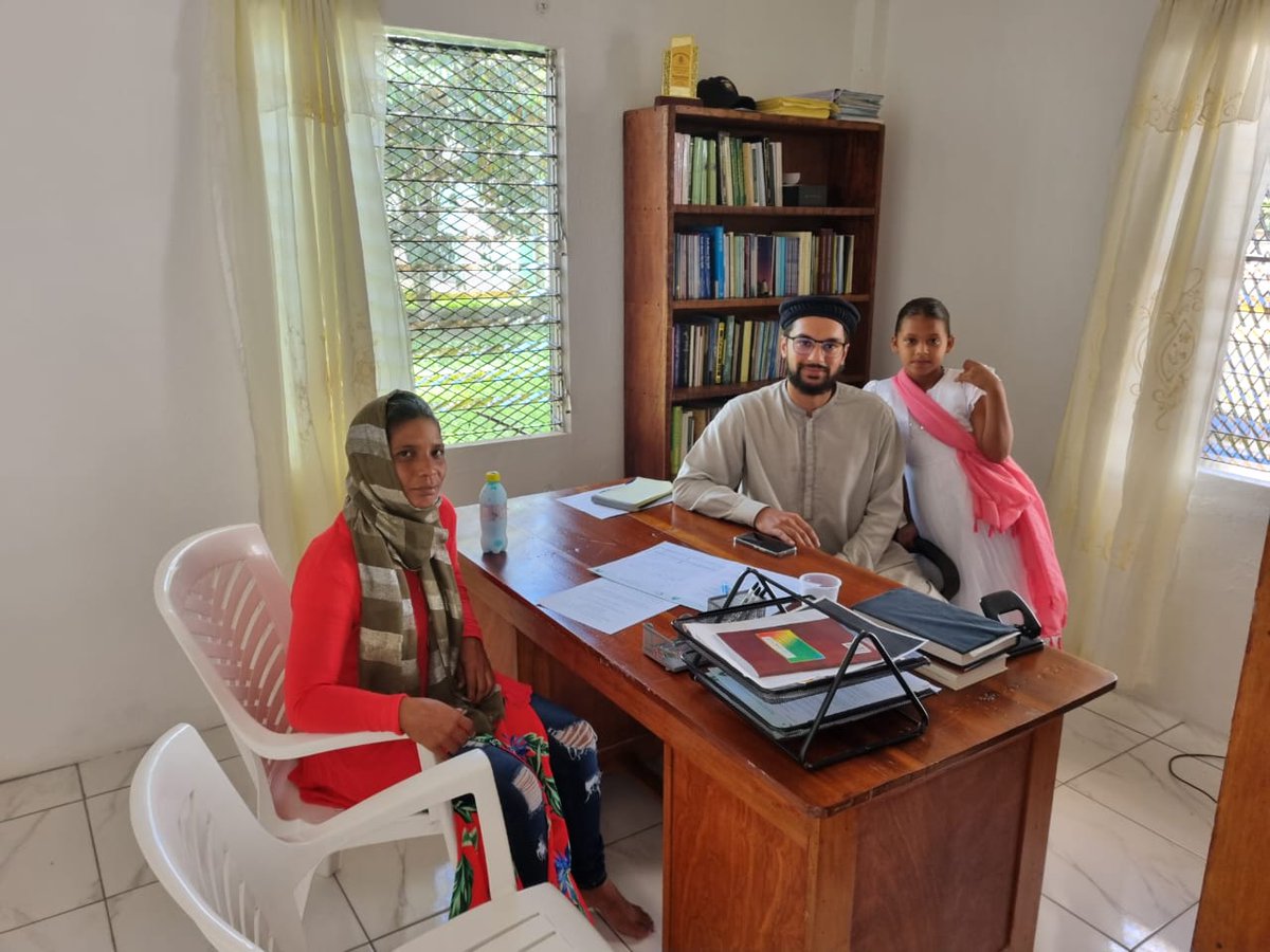 Alhamdulillah 2 new converts during the days of #JalsaSalanaUK  in #Guyana

#JalsaUK #JalsaConnect