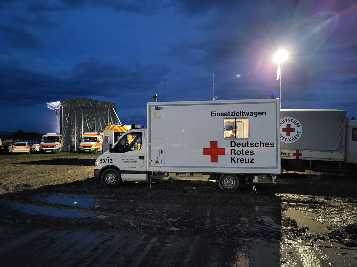 DRK_IuK_Tue's tweet photo. Unser #ELW2 im Einsatz beim #RockOfAges-Festival in #Rottenburg-Seebronn. Leider viel Regen und somit eine große Schlammschlacht.
#Ehrenamt #DRK https://t.co/clNSiY15O5