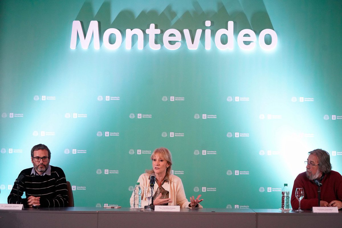 montevideoIM's tweet photo. #ProgramaConvive 🏡
El programa en convenio con FUCVAM tiene como objetivo la prevención de asentamientos, su expansión o densificación, mediante la construcción de viviendas. La Intendencia facilitará los terrenos, los materiales, mano de obra calificada y apoyo técnico. https://t.co/0QUR3HLQcd