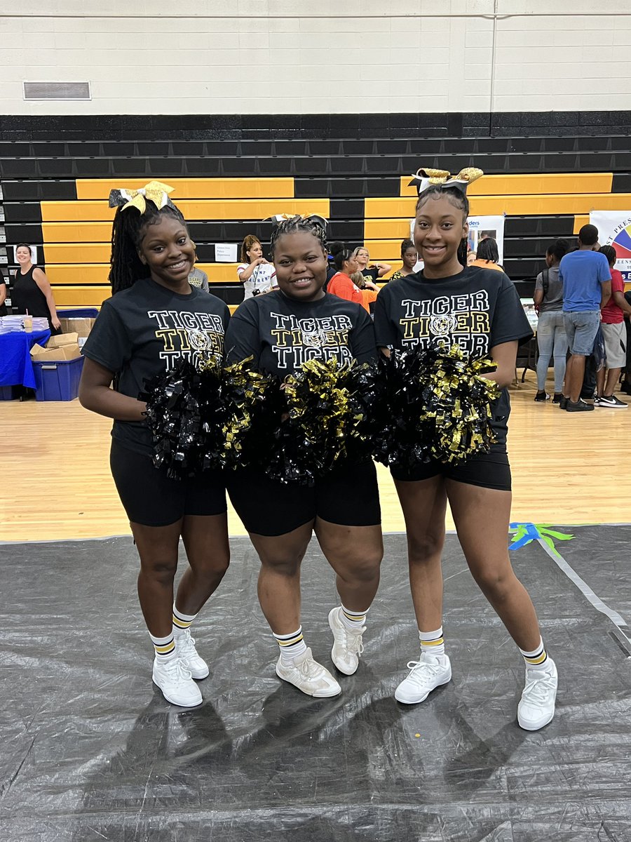 Lady Tigers Cheer tweet media