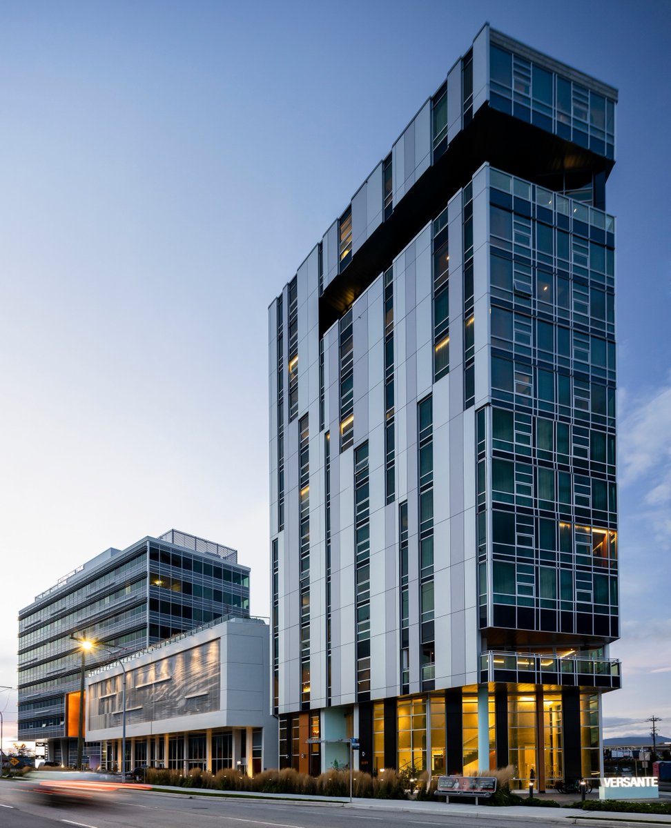 Versantehotel's tweet photo. Moments away from Vancouver Airport, but far from your typical airport hotel. ⁠
⁠
Discover the impeccable perks of booking a stay at Richmond's only luxury boutique hotel: https://t.co/GUfN2obKBx #findyourselfhere #RichmondMoments #yvr #vancity https://t.co/tBu6Hk8Xa5
