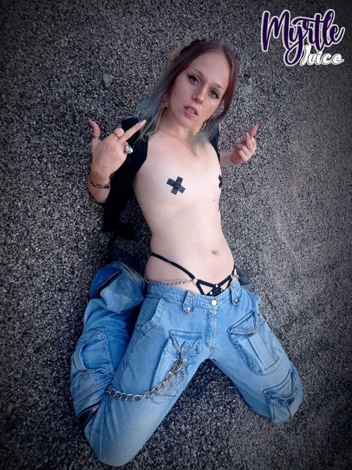 Sono ONLINE per farti godere! @MondoCamGirls  https://t.co/pTE3Gtbowv https://t.co/ekkzL0euX4